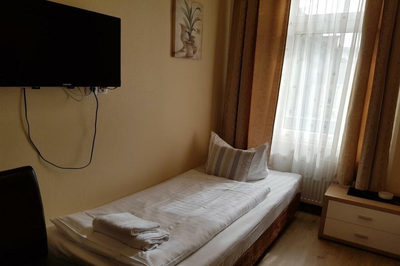 Hotel garni Djaran Offenbach am Main Buitenkant foto