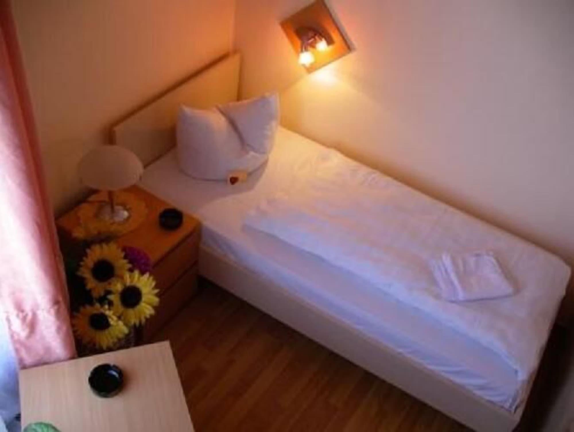 Hotel garni Djaran Offenbach am Main Buitenkant foto