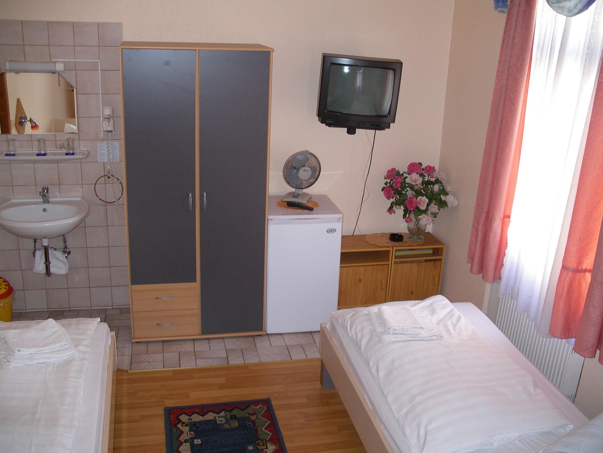 Hotel garni Djaran Offenbach am Main Buitenkant foto