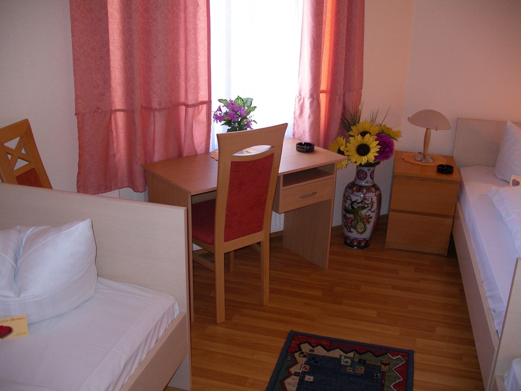 Hotel garni Djaran Offenbach am Main Buitenkant foto
