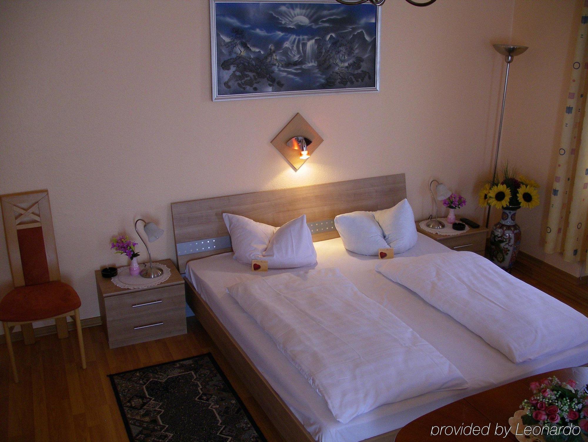 Hotel garni Djaran Offenbach am Main Kamer foto